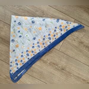 Made in Italy scarf floral light blue dark blue orange flowers light vintage